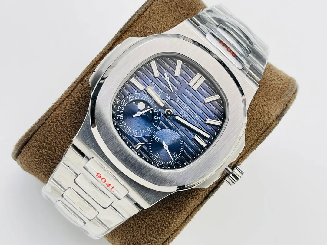 【Top Replica】💰6400! Patek Philippe [PFF Factory2022 Wall Crack Recommendation] The highest version on the market V5 upgraded ultra-thin version [The highest quality version on the market] Patek Philippe Patekphilippe Sports Series (Nautilus) 5724 (Domineering President) upgraded ultra-thin version of the Pearl Tuo, details: 1⃣️All functions are the same as the genuine ones (10-digit kinetic energy display, 7-digit calendar and moon phase 4-digit small second hand), with the same horizontal embossed pattern as the original, with fluorescent scales! 2⃣️Diameter 40 mm, 904L gold-plated stainless steel, sapphire glass mirror. 3⃣️The outer diamonds of models 5722 and 5724 are Swarovski diamonds, which are transparent and shiny, with extraordinary temperament. As close to the original as possible within the current state of the art, this watch is ready for all occasions! PFF Factory’s ingenious work welcomes your appreciation! (Buy now and get a PFF factory-customized version of a business pen for free, so that you can face any challenge calmly with full taste and style)